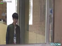 快乐男声华晨宇起床自己吹<em>头发弄</em>造型华晨宇Q