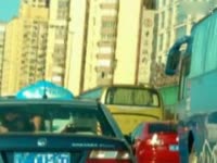 公园湖边惊现巨型鳄鱼,情侣聊天女子命丧鳄鱼