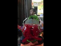 最热视频 阿睿和睿奶奶玩指拇游戏-原创_1717