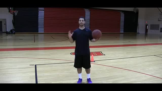 篮球技巧教学:科比的脚步训练及以重心脚转身