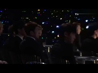 视频片段 Big Bang & Exo 观看无限跟泫雅表演