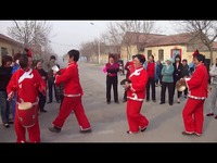 羊口镇侯辛村上集庆祝<em>三八妇女节</em>,表演《<em>三句</em>