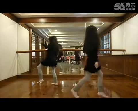 台湾双胞胎<em>美女姐妹花</em>海边自拍-免费在线观看