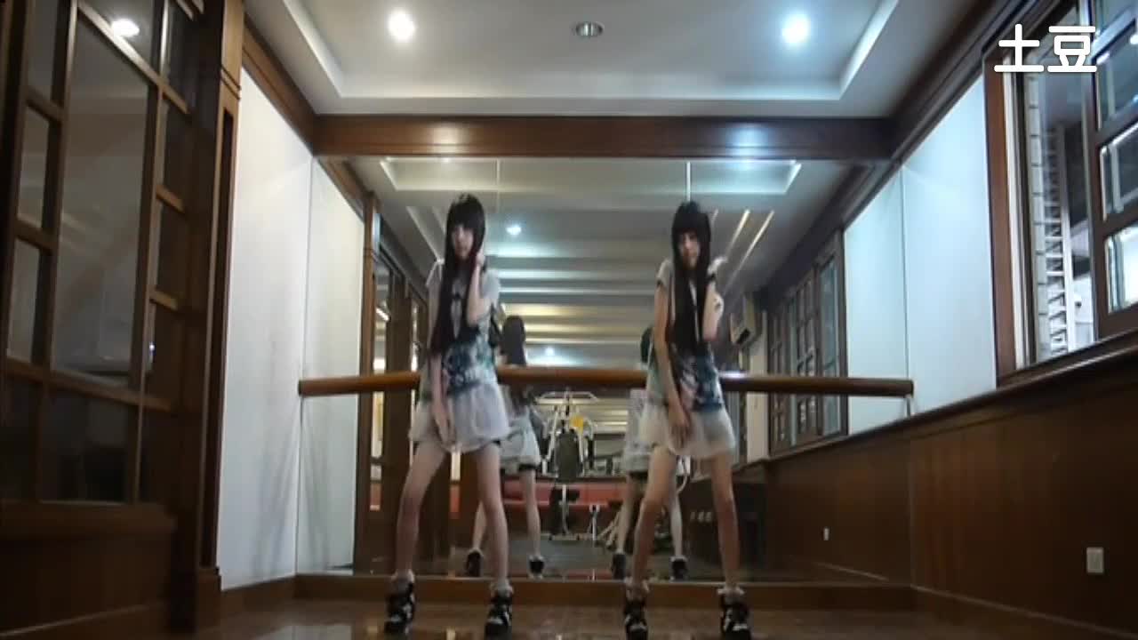 <em>双胞胎姐妹</em>花的<em>鬼步舞</em>-免费在线观看-360影视