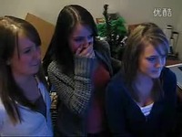 免费 2 Girls 1 Finger Reaction 28(<em>两女一指</em>观后