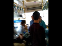 监拍老汉模仿色情片 公交车上性骚扰<em>女学生</em>-公