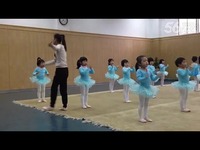 热门短片 小菲在厦门小白鹭艺术学校学习舞蹈