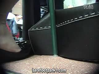 国外金发紧身<em>牛仔裤美女</em>自拍热舞 视频-免费在