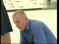 女孩篮球场上强迫男人脱<em>内裤</em>_<em>17173</em>游戏视频