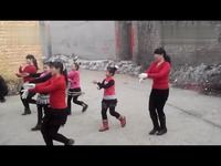 推视频 潭村红叶广场舞漂亮的姑娘就要嫁人了