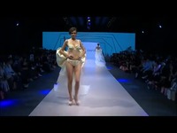2013春夏流行时尚内衣秀 性感大奶深沟美女全