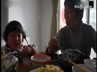 热推 因为不好好吃饭,小<em>女生</em>被打<em>屁屁</em> 视频-小